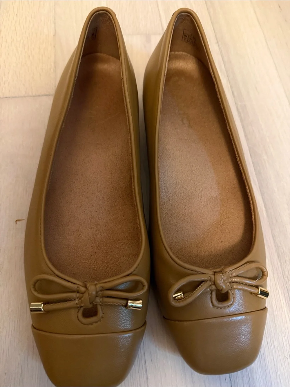 Vionic Klara Camel Leather Bow Ballet Flat 7 New